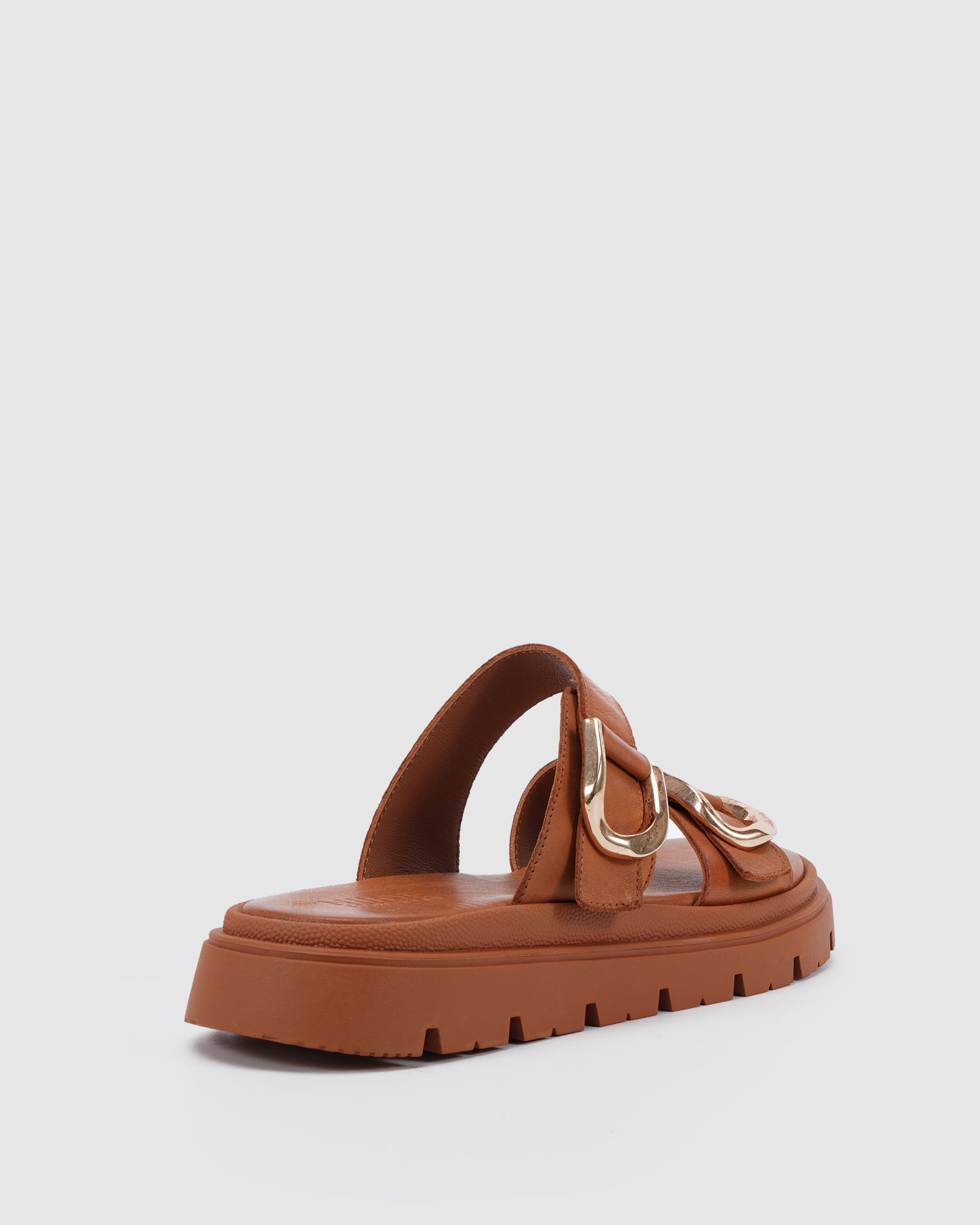 Nude Frida Tan