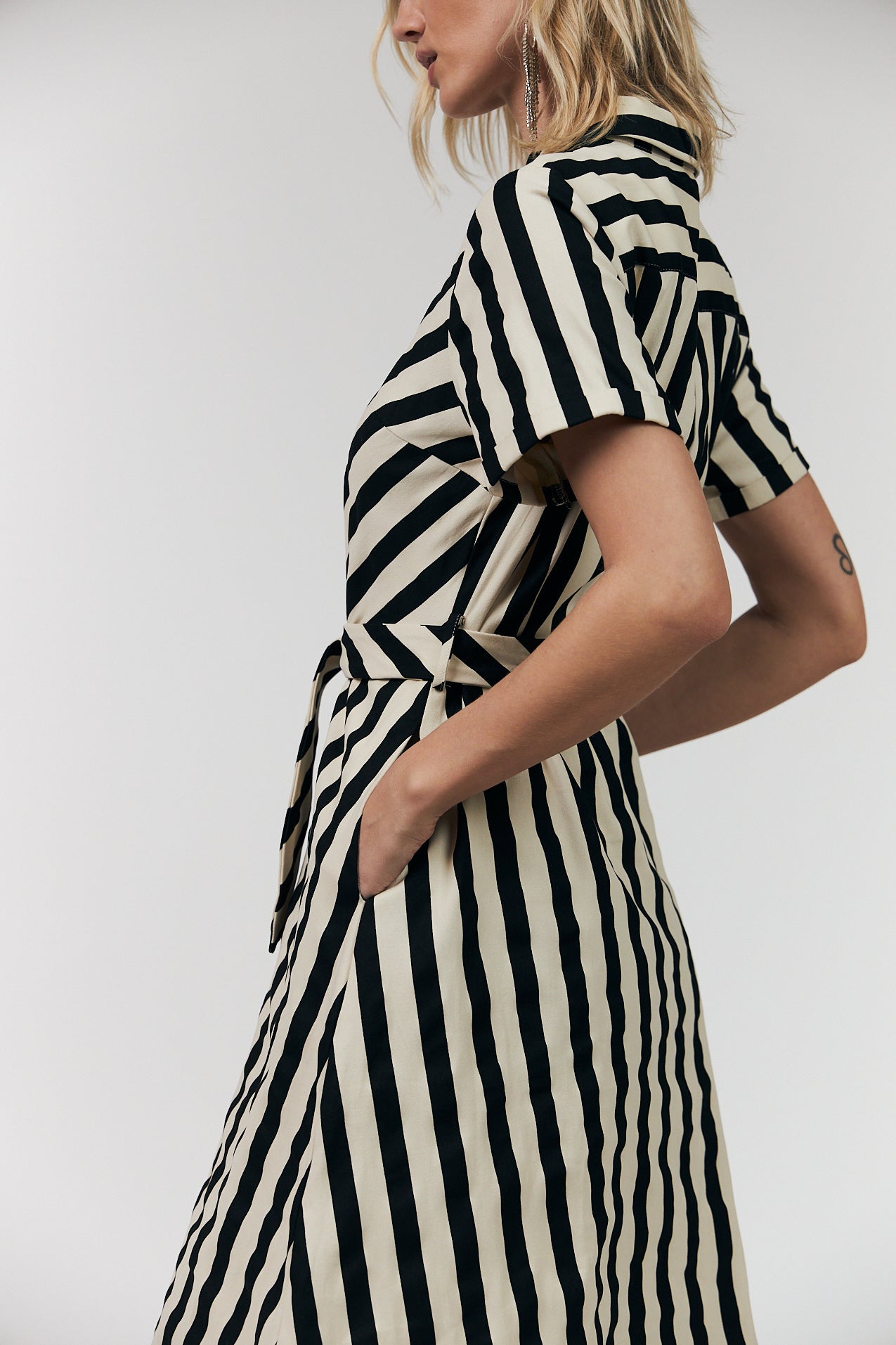 Lollys Laundry Tulle Midi dress SS Black Stripe