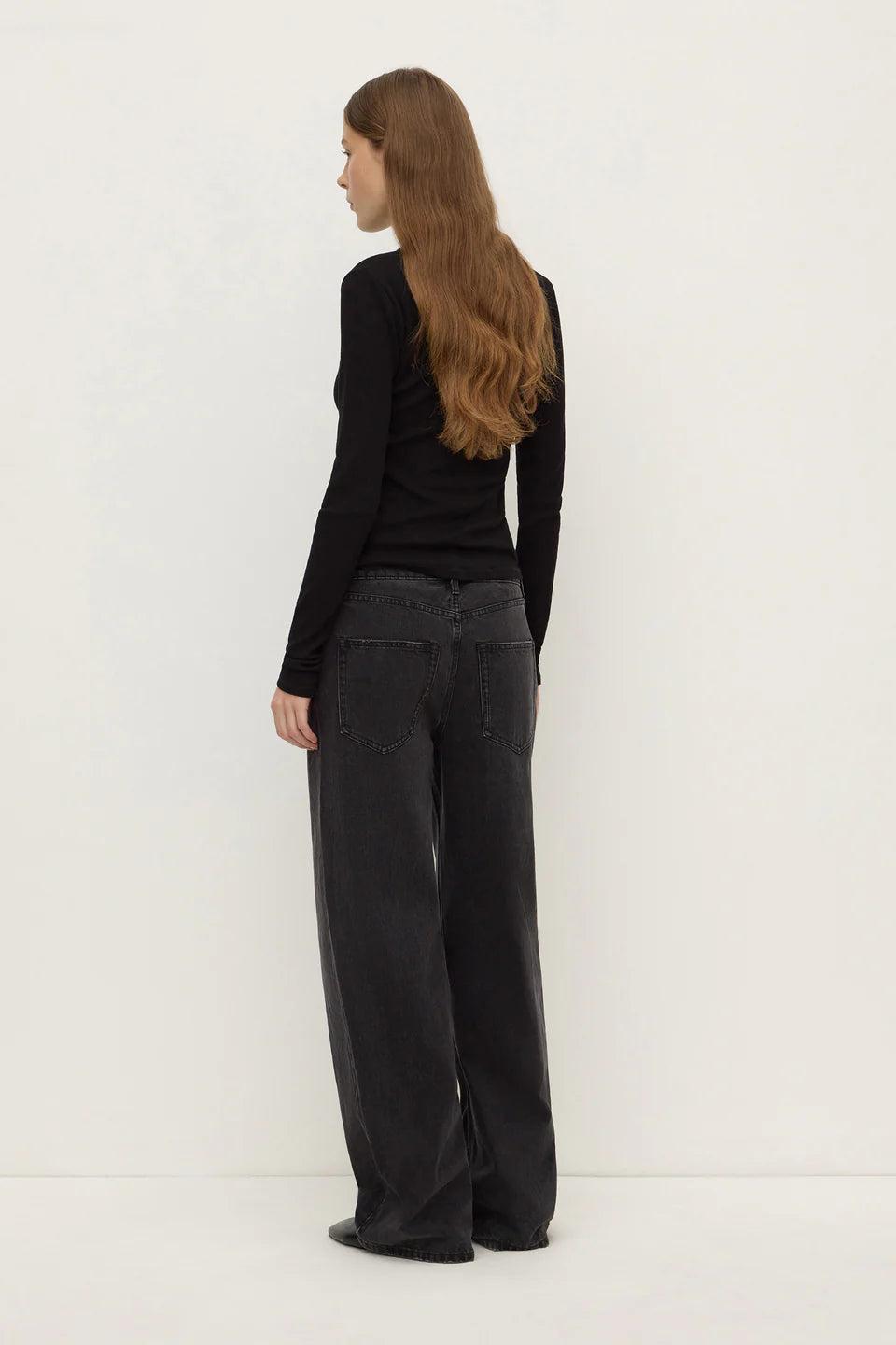 Assembly Label Low Curve Mid Rise Jean Faded Black