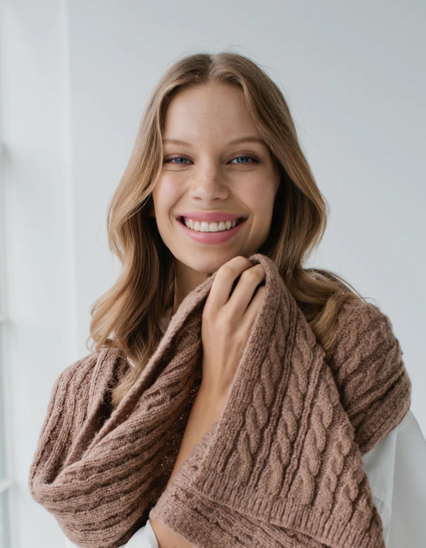 Sophie Store Cosy Cable Knit Scarf
