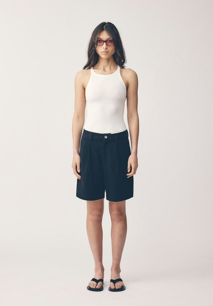 Commoners Womens Linen Pleat Front Short Black