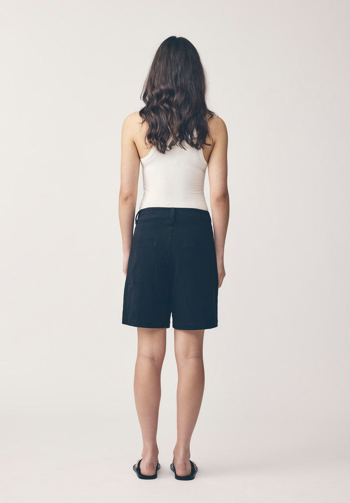 Commoners Womens Linen Pleat Front Short Black