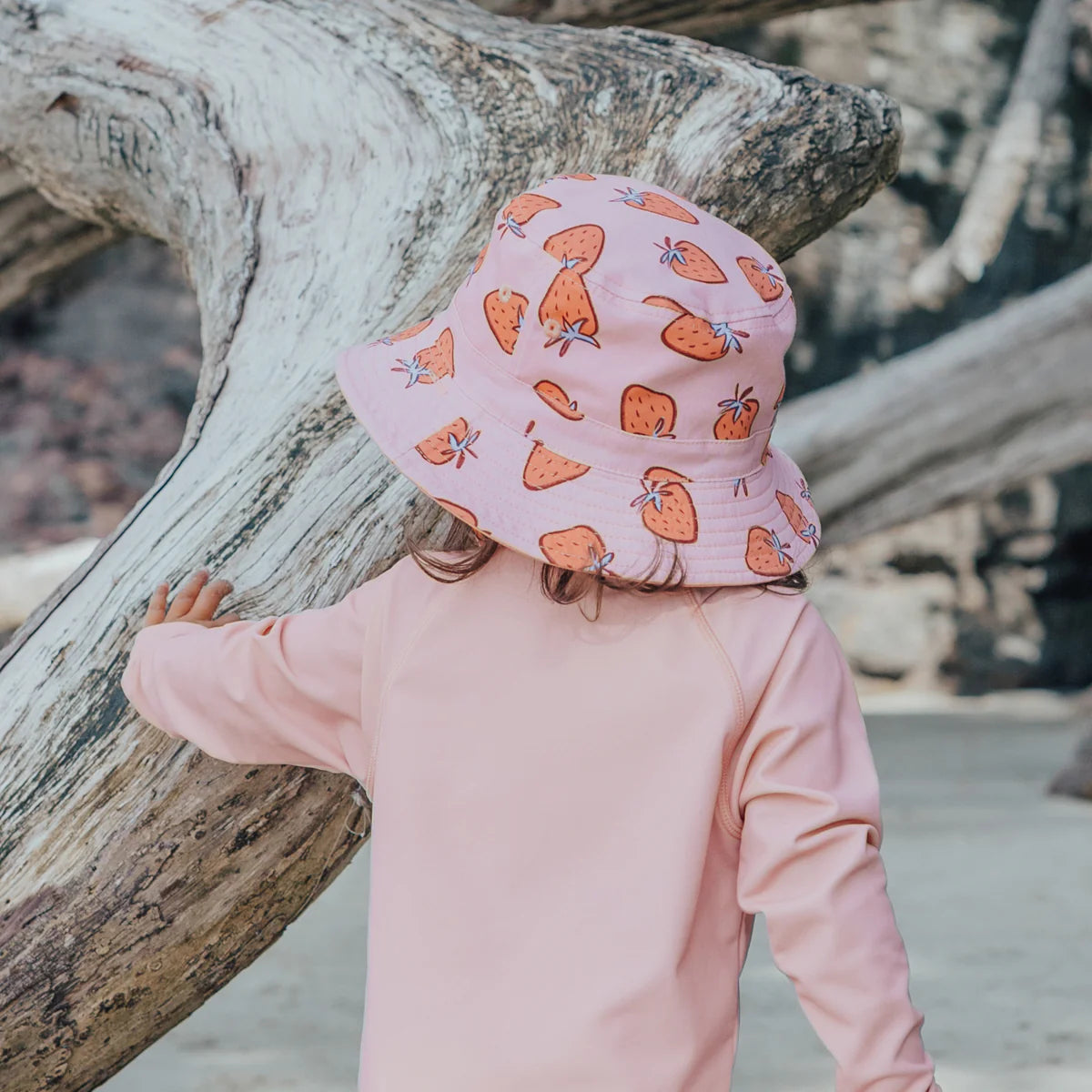 Crywolf Reversible Bucket Strawberry Splash