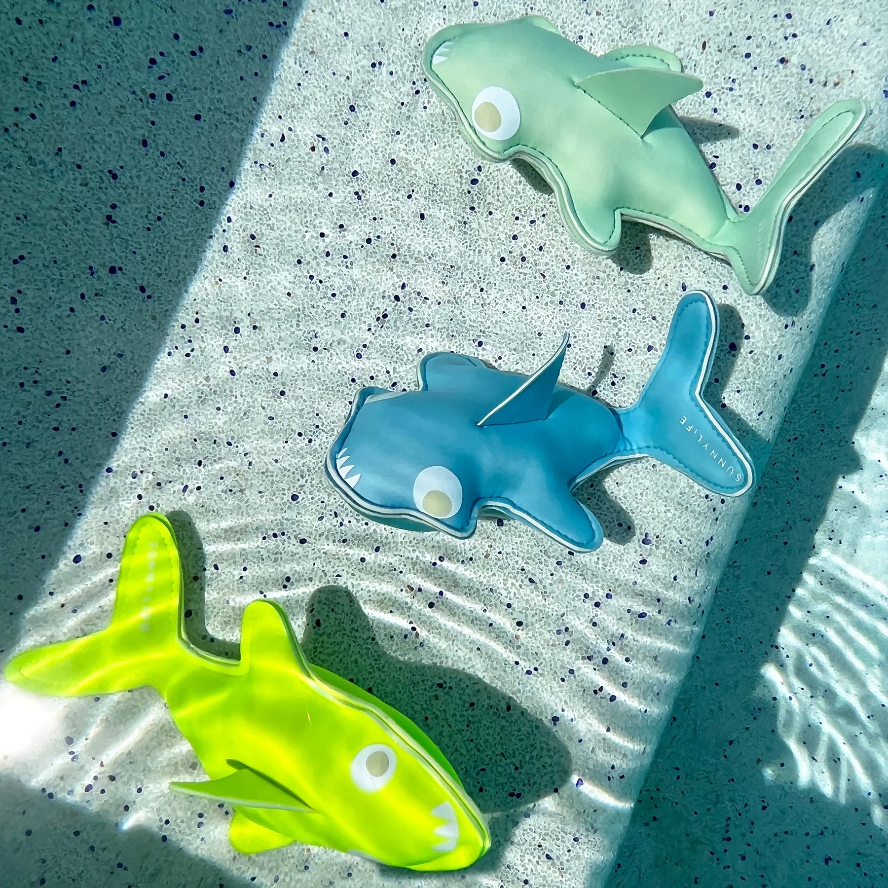 Sunnylife Salty the Shark Dive Buddies Aqua Neon Yellow Set of 3