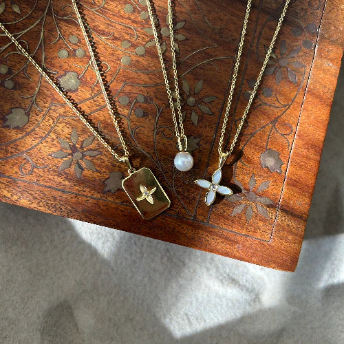 Murkani Desert Flower Rectangle Necklace - Gold