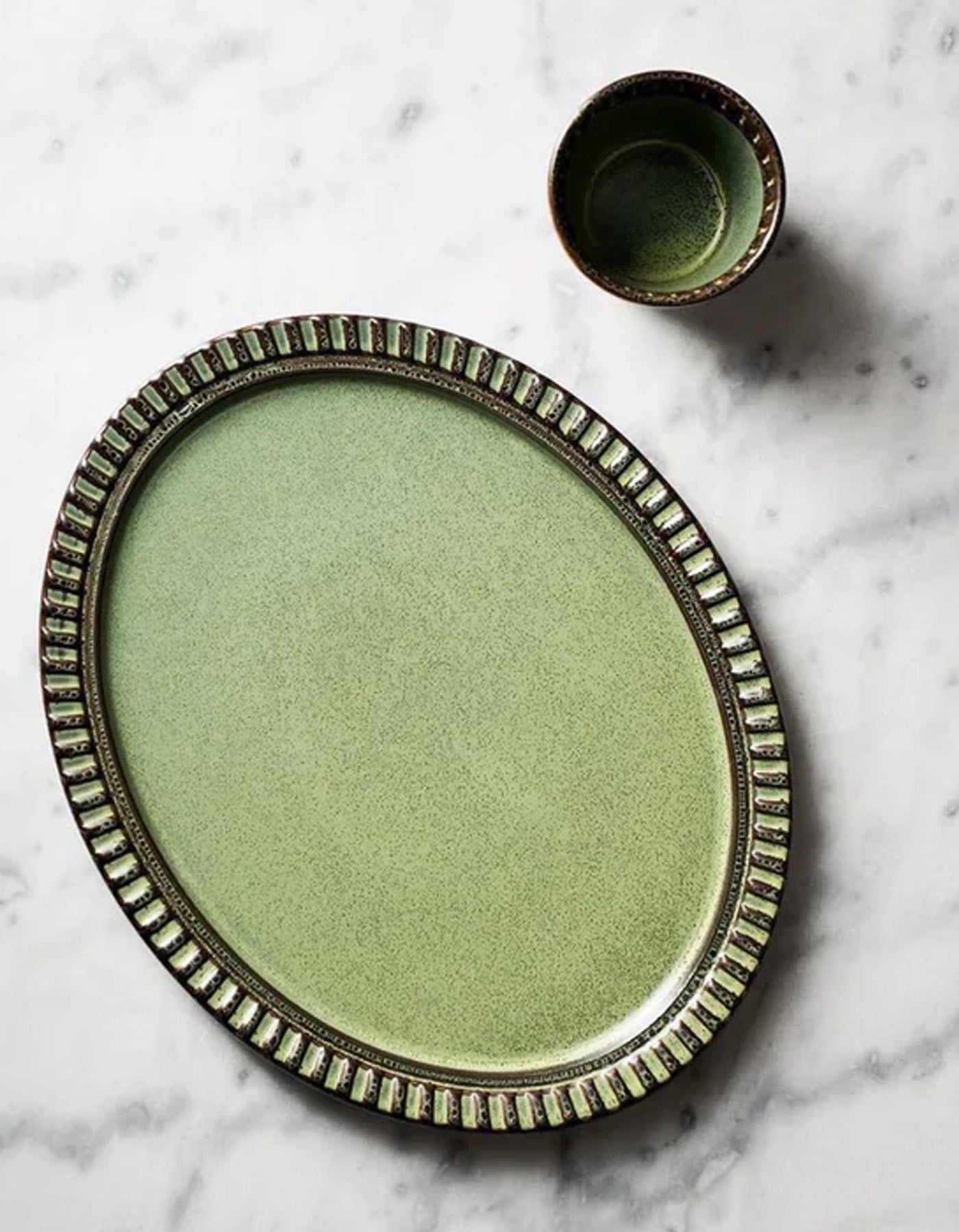 Robert Gordon Oval Platter Adelaide Green 34.8 cms / 27.6 cms/ 2.4 cms