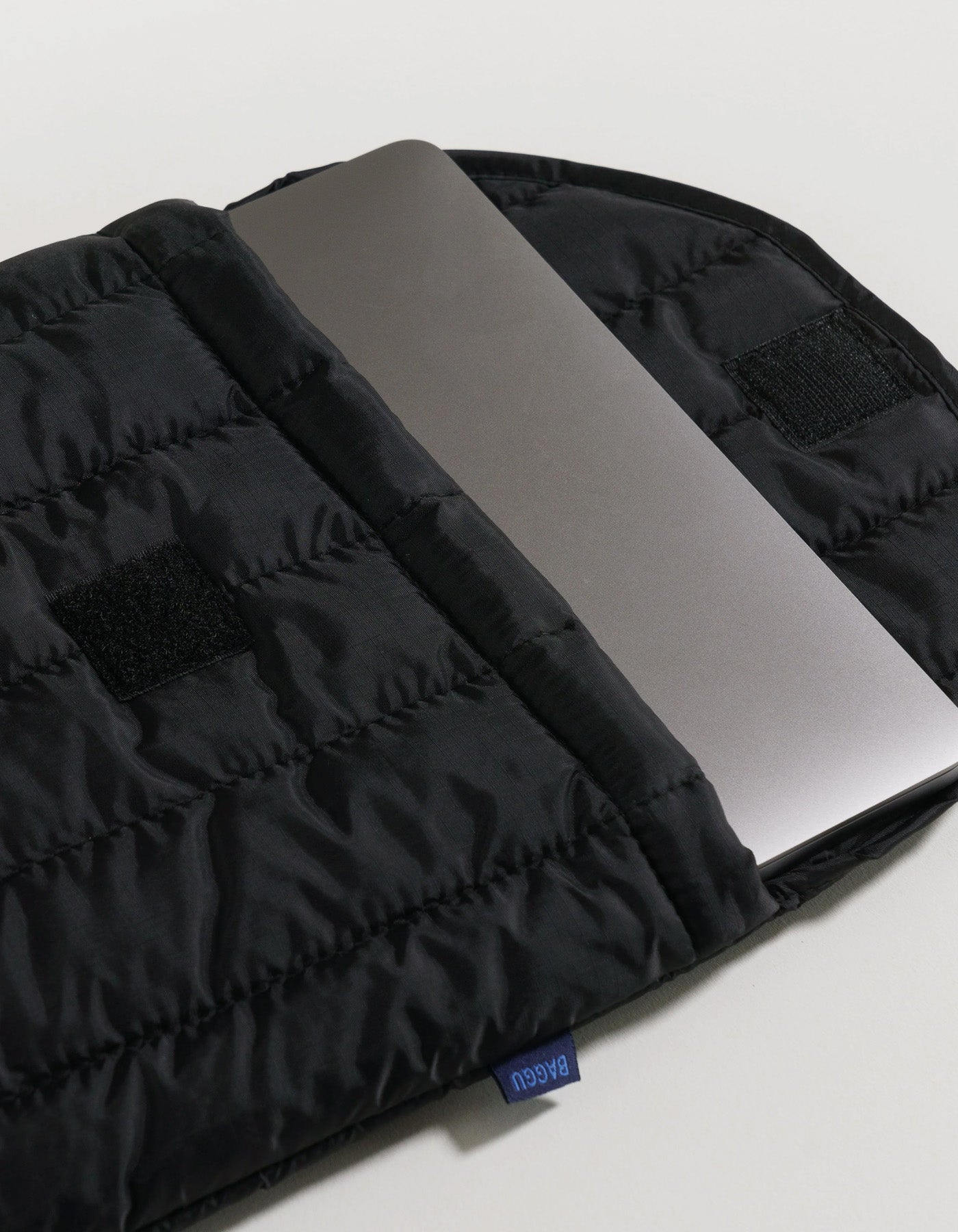 Baggu Puffy Laptop Sleeve 16" - Black