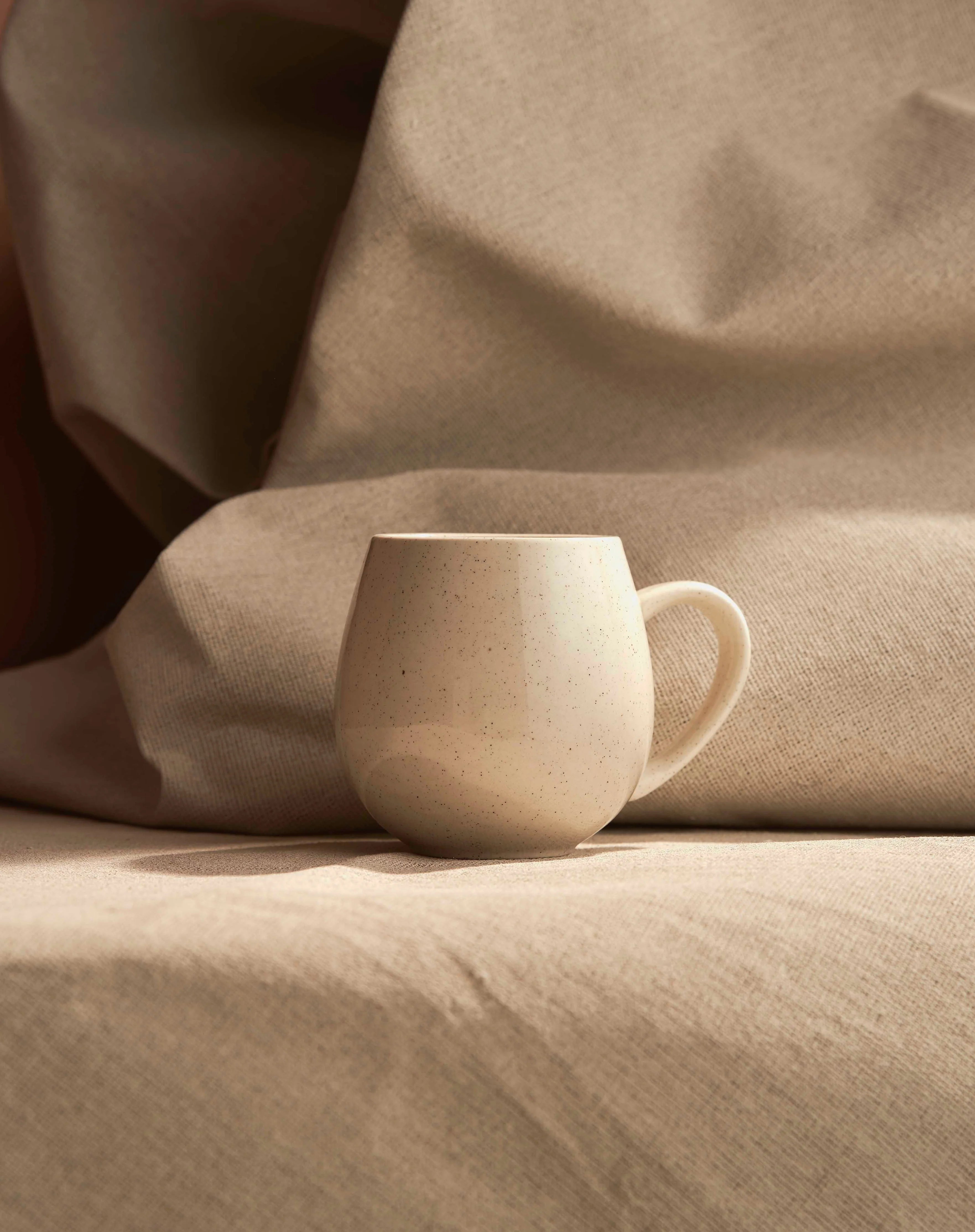 Robert Gordon Hug Me Mugs / Speckled White