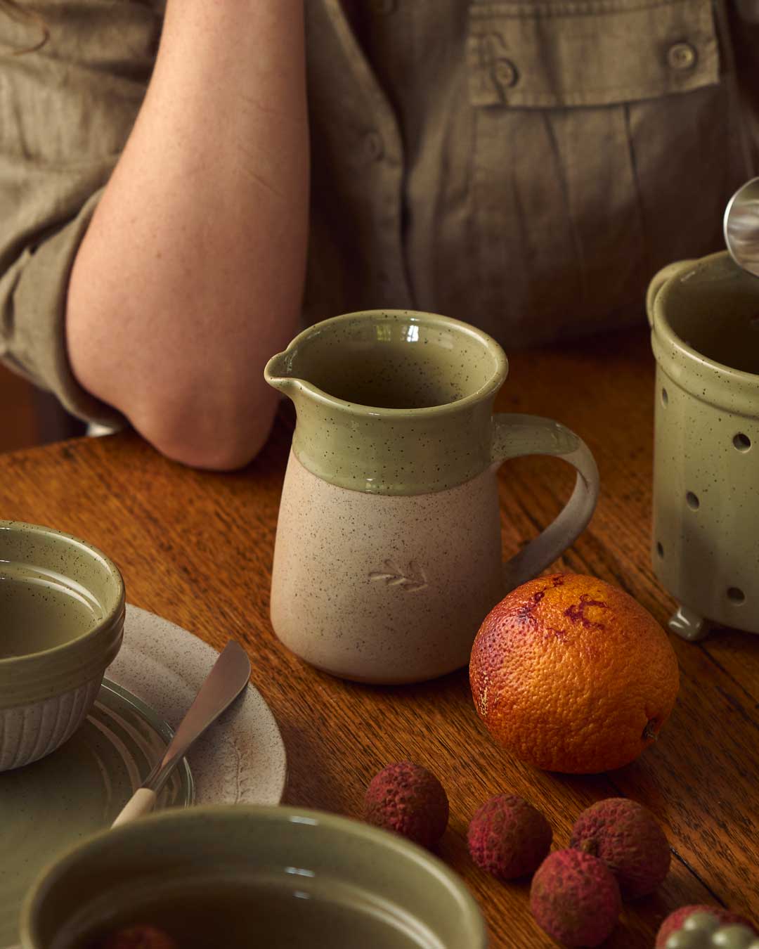 Robert Gordon Kitchen Life Jug / Peppercorn