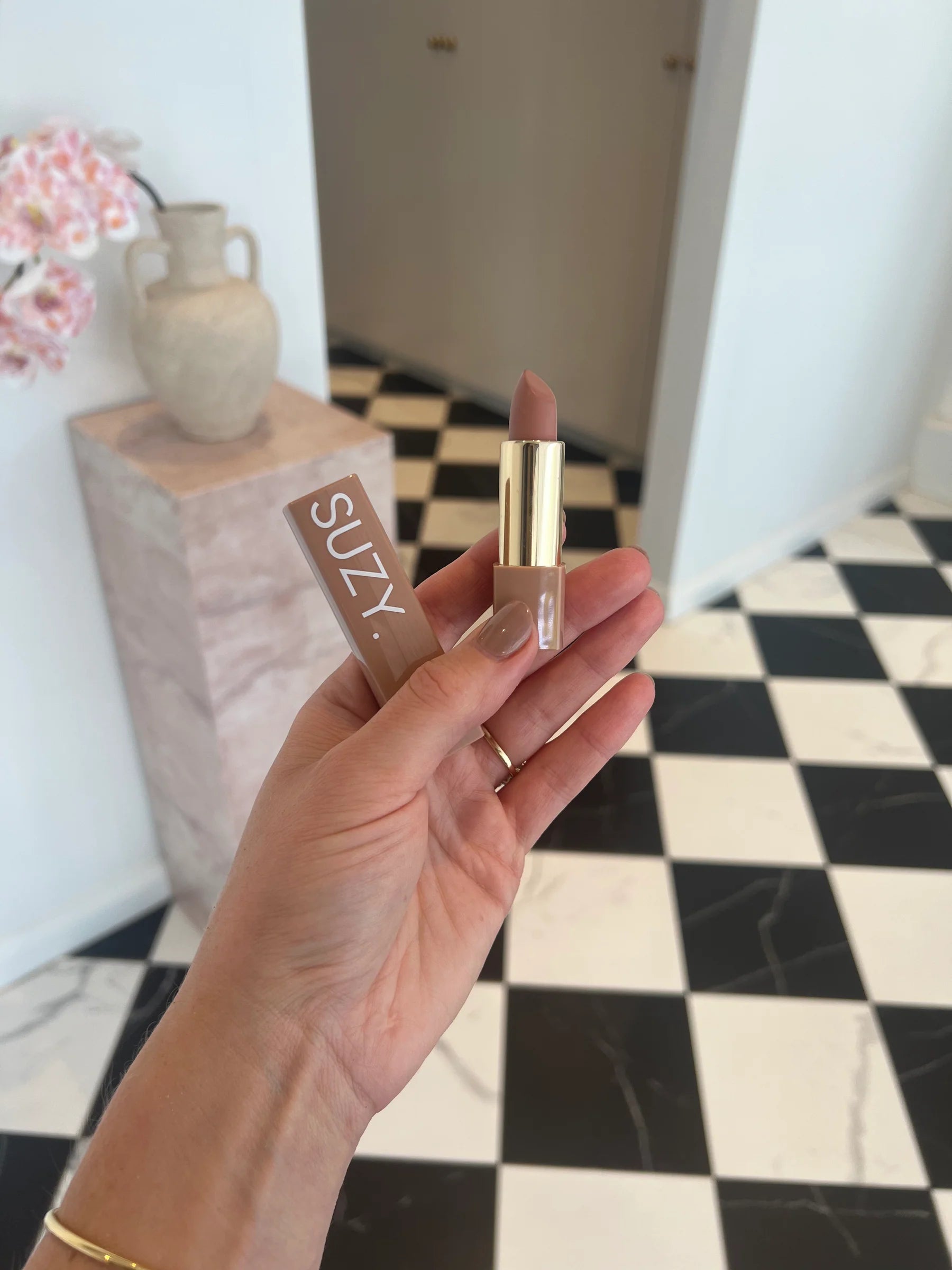 Suzy Lipstick Miss Leah Baby Cocoa (Satin)