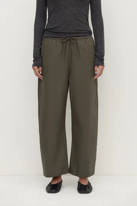 Assembly Label Amara Pant Dark Military