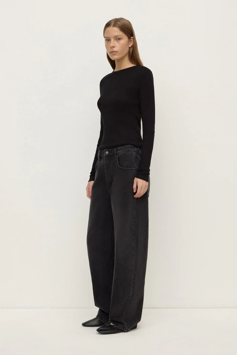 Assembly Label Low Curve Mid Rise Jean Faded Black