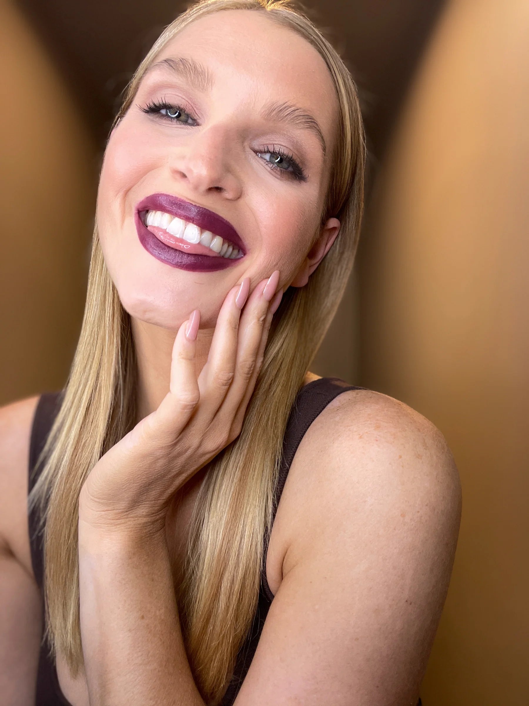 Suzy Lipstick Aubergine