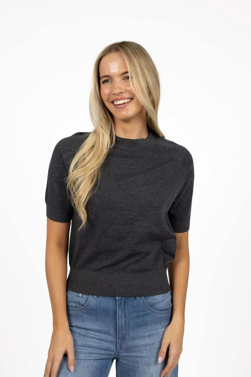 Humidity Aurora Top Charcoal