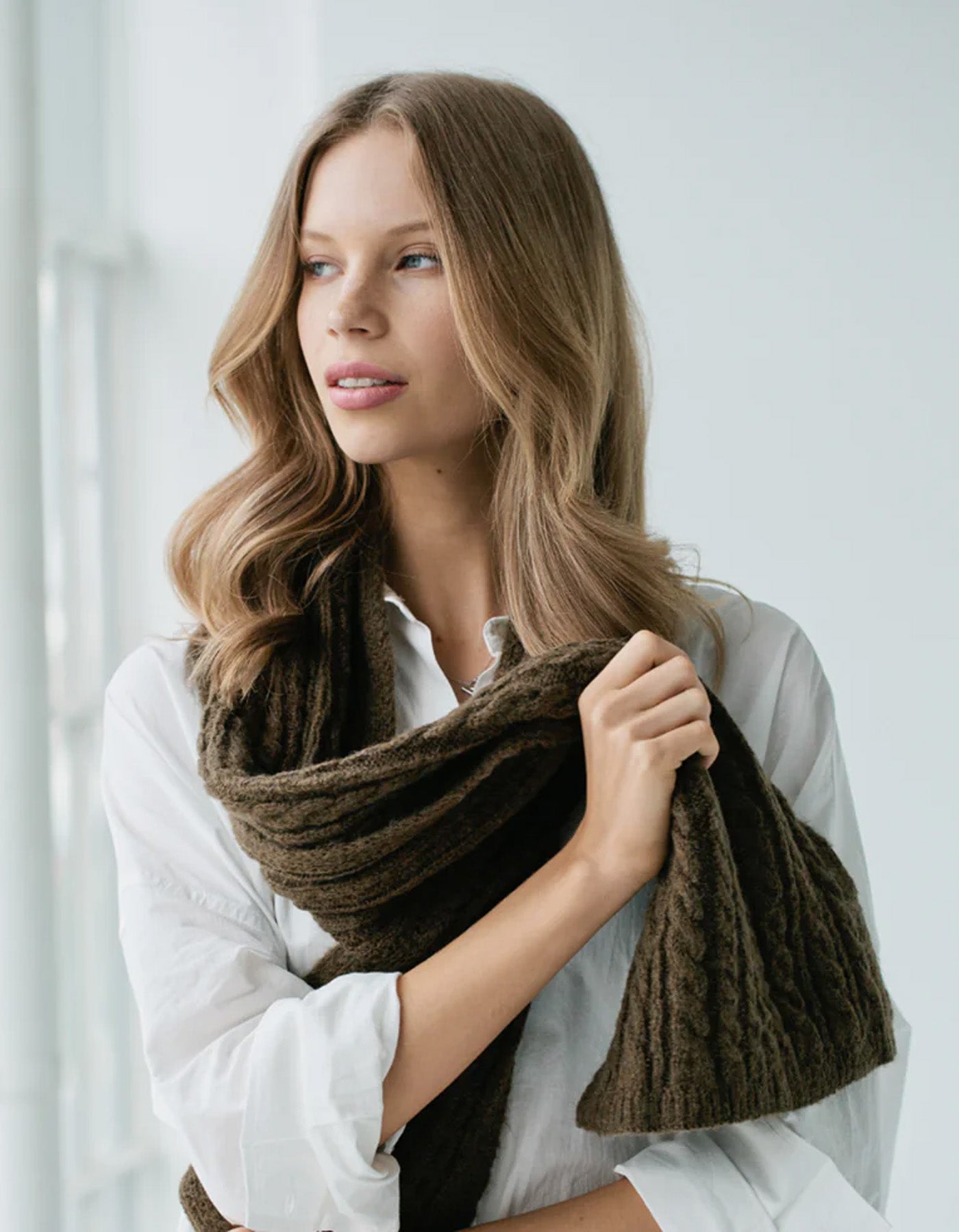 Sophie Store Cosy Cable Knit Scarf