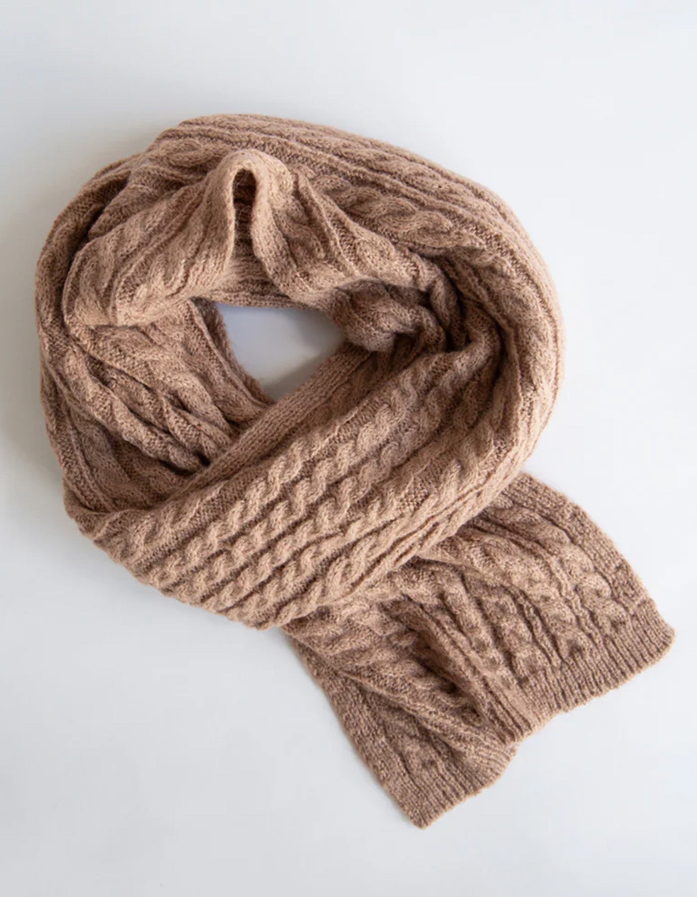 Sophie Store Cosy Cable Knit Scarf