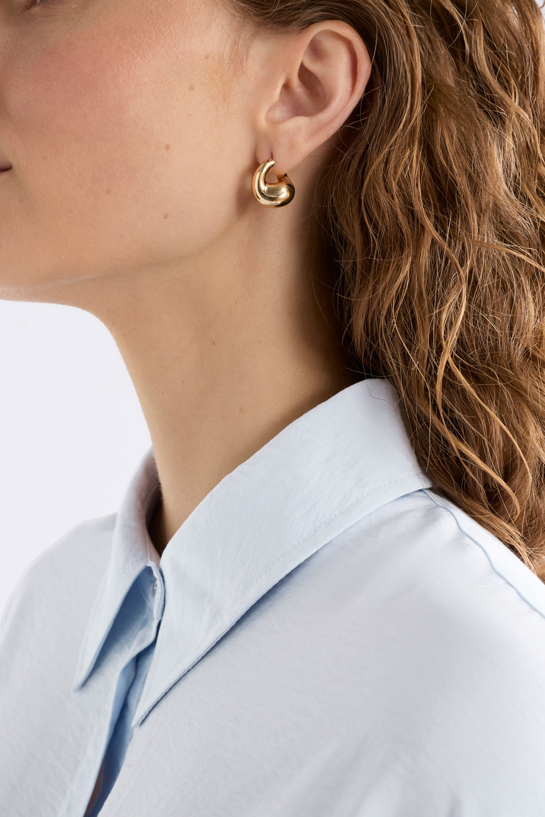 Elk Aisem Mini Hoop Earrings Gold