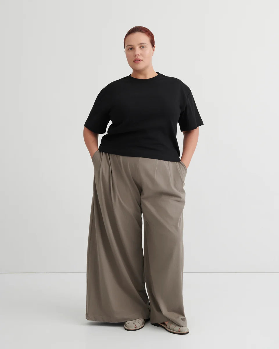 Kowtow Stance Tee Black