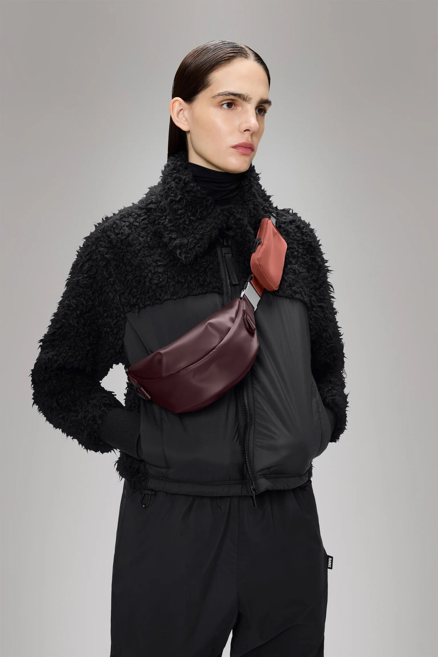 Rains Valera Shoulder Bag Mini W3 Depth