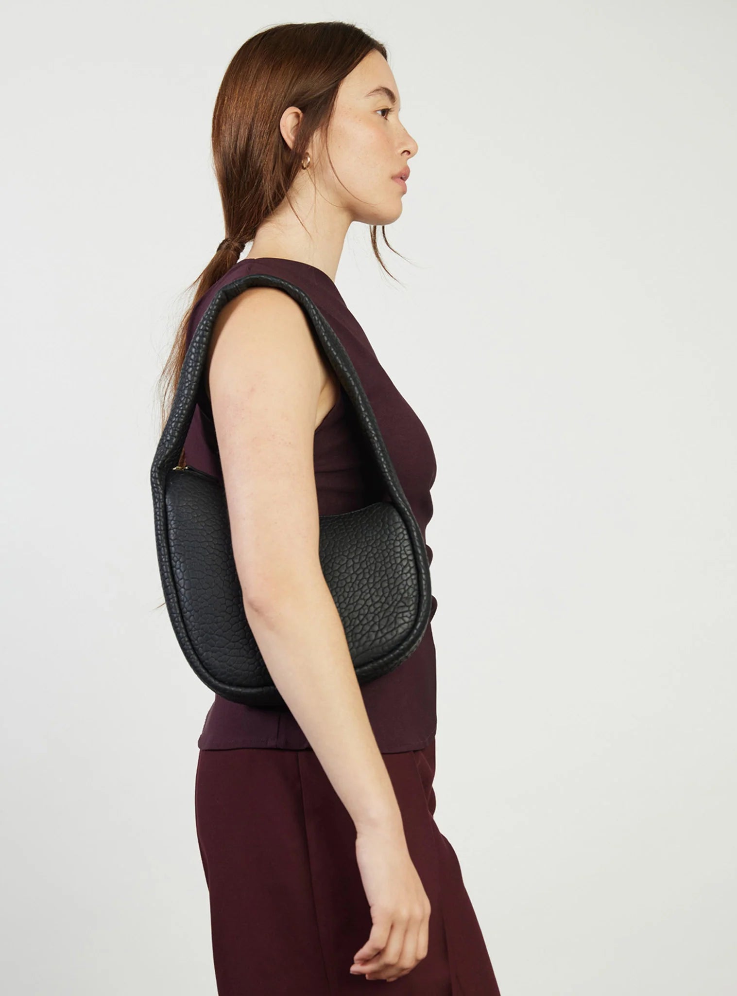 Saben Harper Shoulder Back Black Bubble