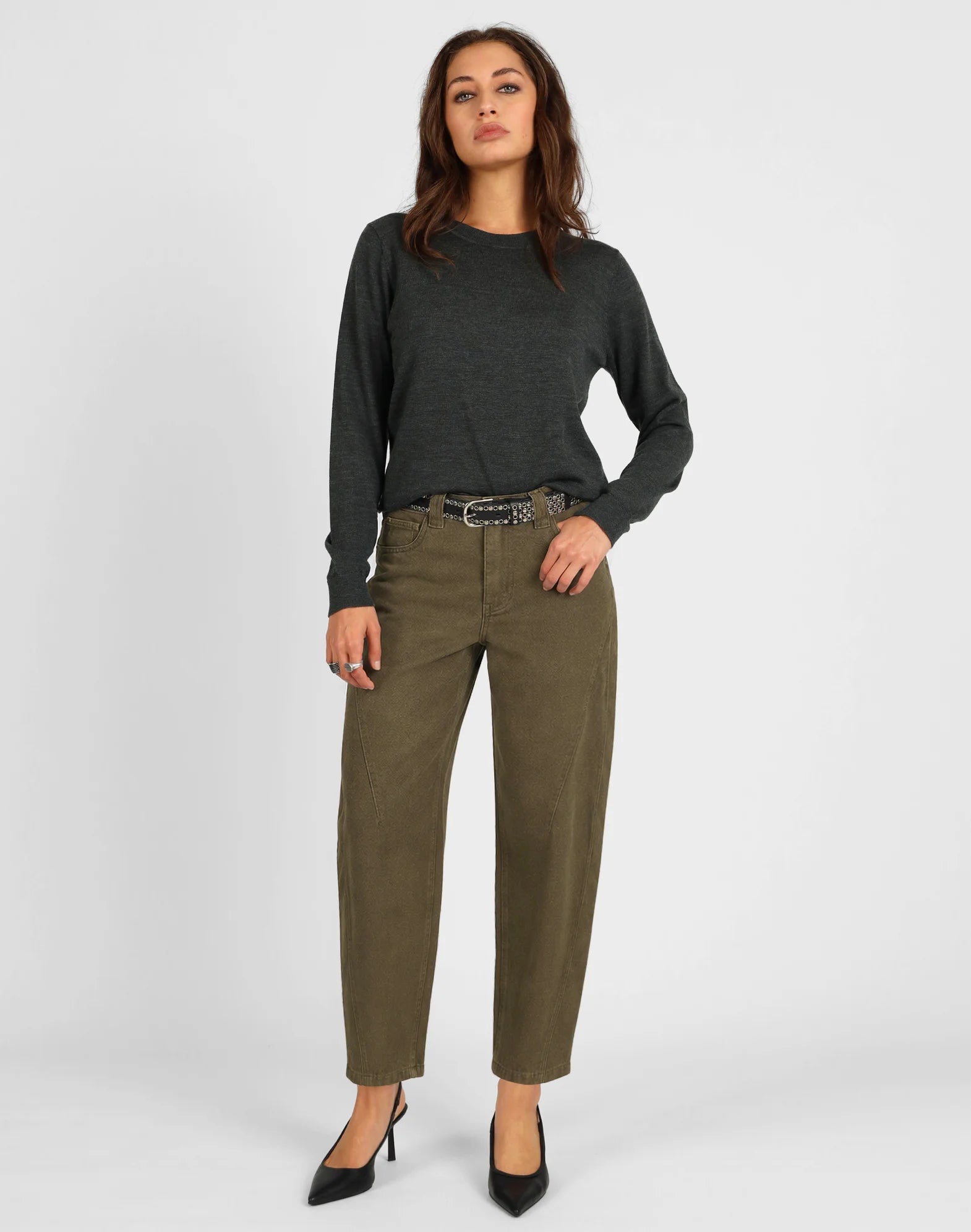 Storm Dart Detail Barrel Jean Khaki