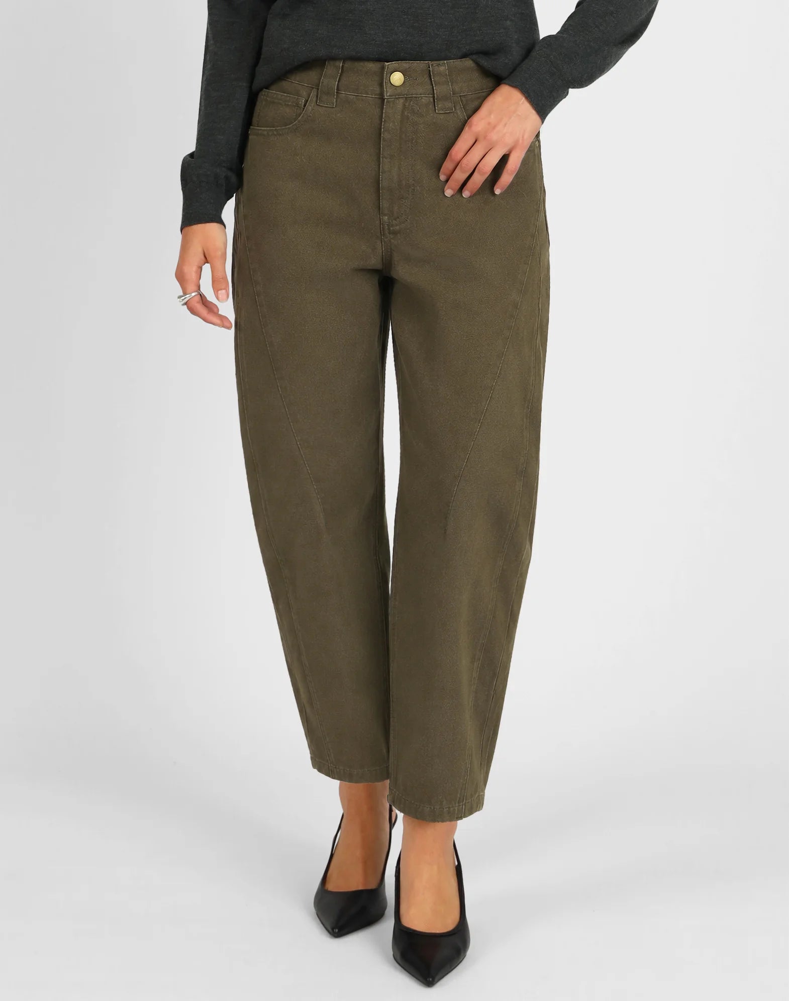 Storm Dart Detail Barrel Jean Khaki