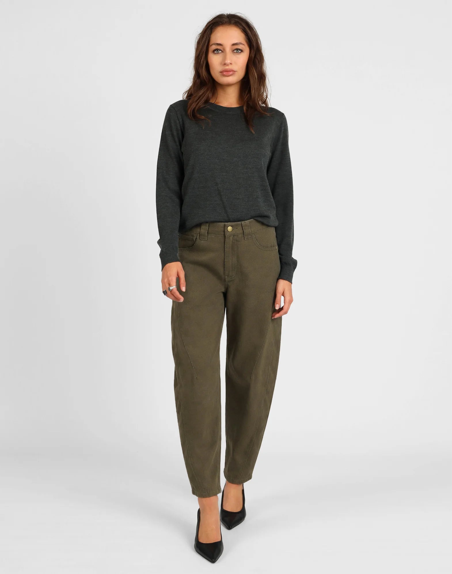 Storm Dart Detail Barrel Jean Khaki
