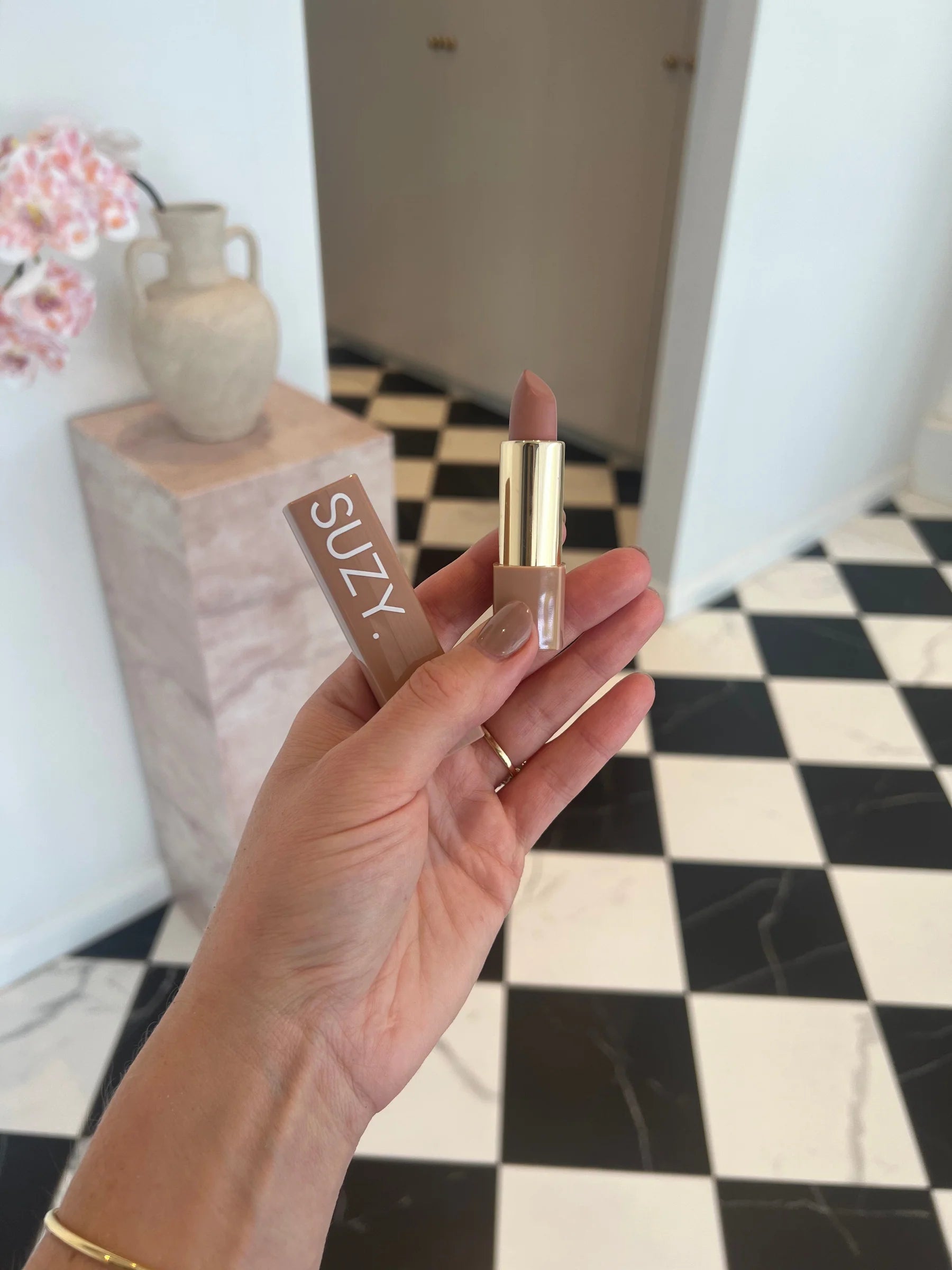 Suzy Lipstick Honey (Satin)