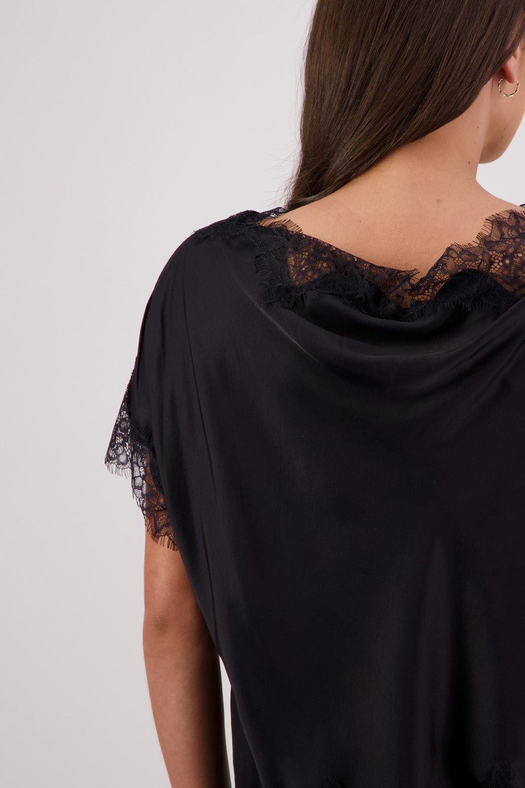 Briarwood Tabby Top Black