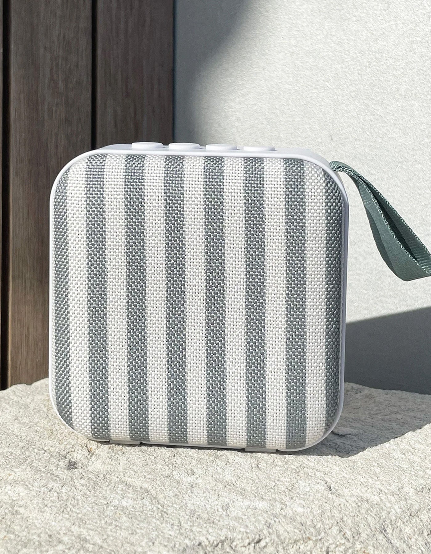 Sunnylife Portable Travel Speaker The Vacay Olive Stripe